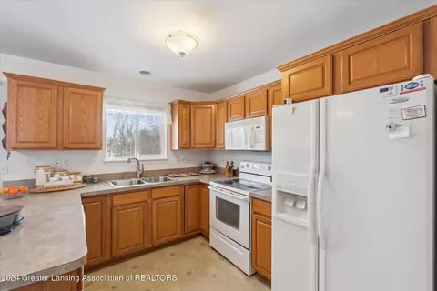 1301 Jackson Dr, Owosso, MI 48867 photo 17