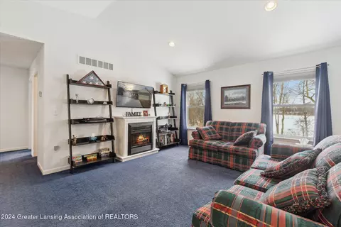 1301 Jackson Dr, Owosso, MI 48867 photo 11
