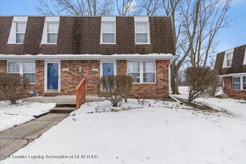 6352 Beechfield Dr, Lansing, MI 48911