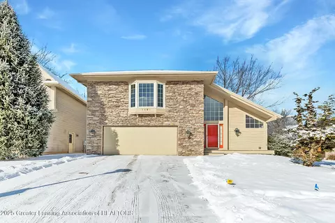 7991 Ashbrook Dr, Haslett, MI 48840