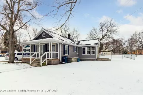 3700 Lowcroft Ave, Lansing, MI 48910