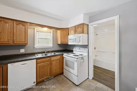307 E Cass St, Saint Johns, MI 48879 photo 13