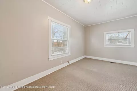 307 E Cass St, Saint Johns, MI 48879 photo 21