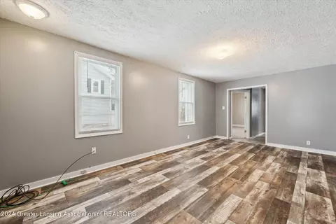 307 E Cass St, Saint Johns, MI 48879 photo 10
