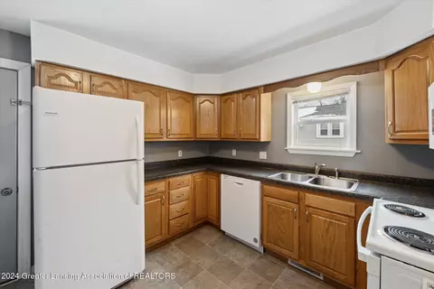 307 E Cass St, Saint Johns, MI 48879 photo 14