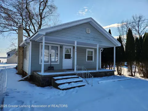 6400 W Lake Dr, Haslett, MI 48840