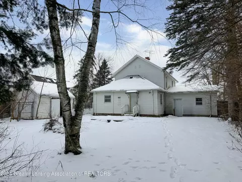 Exterior - 122 E Third St, Perry, MI 48872 photo 2 of 2