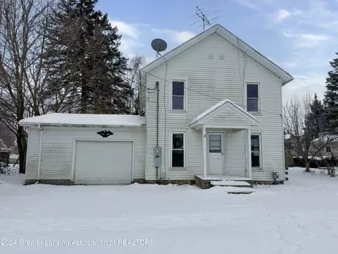 122 E Third St, Perry, MI 48872