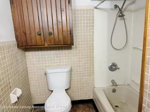 Bath - 122 E Third St, Perry, MI 48872 photo 1 of 2