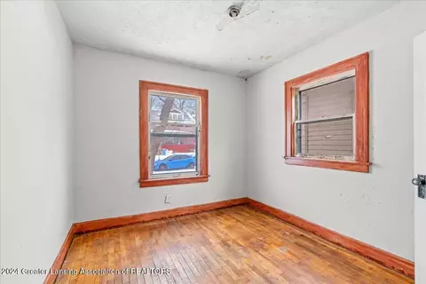 Bedroom - 526 Torrence Ct, Lansing, MI 48910 photo 2 of 4