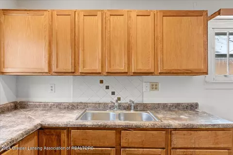 Kitchen - 526 Torrence Ct, Lansing, MI 48910 photo 1 of 2