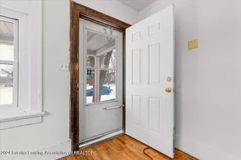Entry Way - 526 Torrence Ct, Lansing, MI 48910 photo 1 of 4