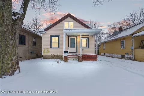 526 Torrence Ct, Lansing, MI 48910
