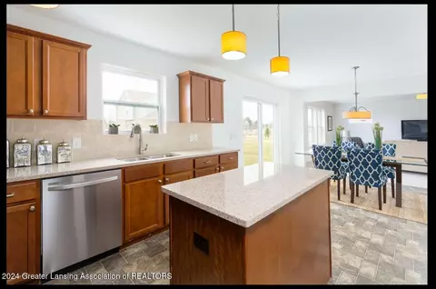 2892 Moccasin Drive Dr, Dewitt, MI 48820 photo 8