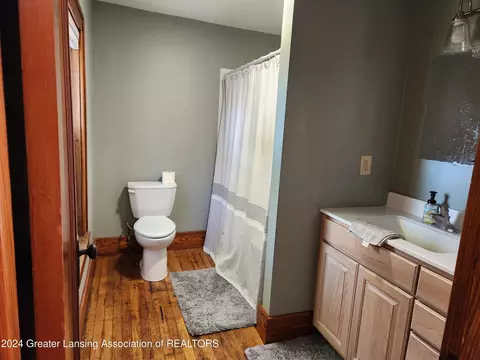 Bath - 11760 W 2nd St, Fowler, MI 48835 photo 1 of 1