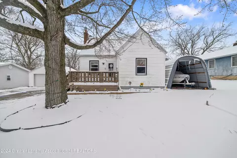 4922 Palmer St, Lansing, MI 48910