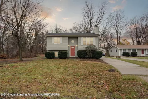 307 Sawyer Rd, Lansing, MI 48911