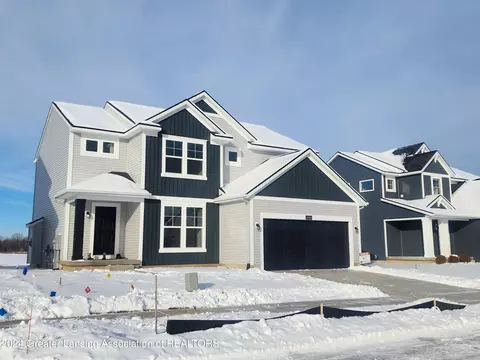 11689 Hickory Dr, Grand Ledge, MI 48837