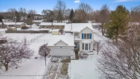 3833 Wynbrooke Dr, Lansing, MI 48906