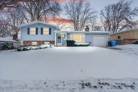2112 Wellesley Dr, Lansing, MI 48911