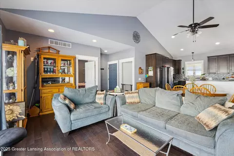 2350 N Watson Rd, Saint Johns, MI 48879 photo 9