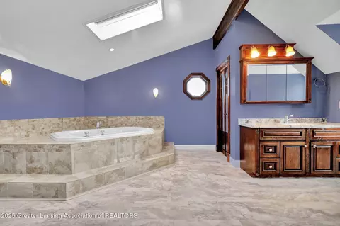 Bath - 7346 W Cutler Rd, Dewitt, MI 48820 photo 3 of 7