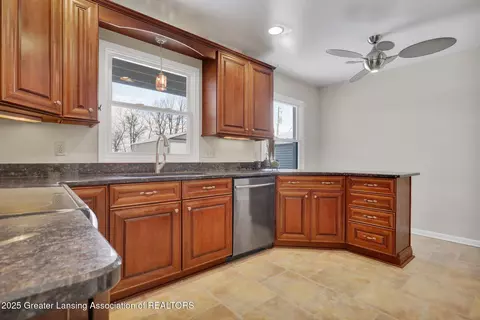 Kitchen - 7346 W Cutler Rd, Dewitt, MI 48820 photo 1 of 5