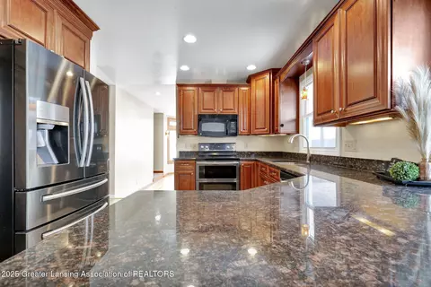 Kitchen - 7346 W Cutler Rd, Dewitt, MI 48820 photo 5 of 5