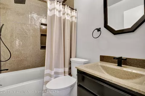 Bath - 7346 W Cutler Rd, Dewitt, MI 48820 photo 1 of 7