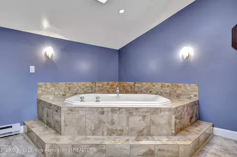 Bath - 7346 W Cutler Rd, Dewitt, MI 48820 photo 4 of 7