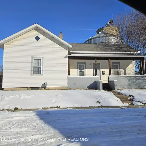 402 N Sheldon St, Charlotte, MI 48813