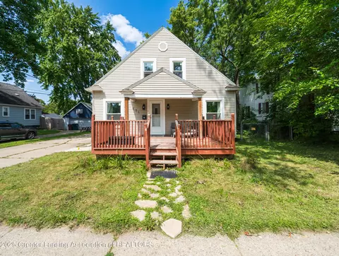 631 Julia St, Lansing, MI 48911