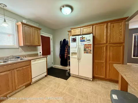 Kitchen - 2517 E Ganson St, Jackson, MI 49202 photo 1 of 3