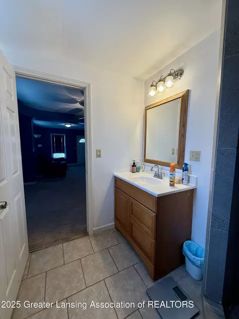 Bath - 2517 E Ganson St, Jackson, MI 49202 photo 1 of 3