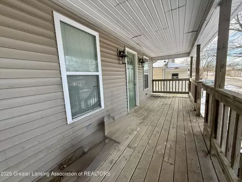 Exterior - 2517 E Ganson St, Jackson, MI 49202 photo 2 of 3