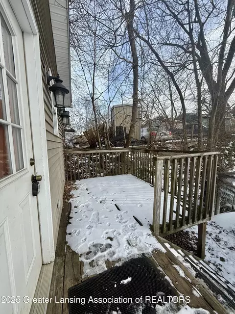 Exterior - 2517 E Ganson St, Jackson, MI 49202 photo 3 of 3