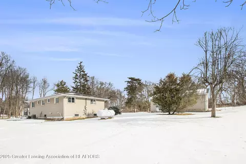 Exterior - 10281 Stoll Rd, Haslett, MI 48840 photo 1 of 2