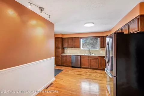 Entry Way - 10281 Stoll Rd, Haslett, MI 48840 photo 2 of 2