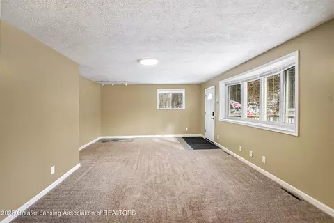Living - 10281 Stoll Rd, Haslett, MI 48840 photo 3 of 4