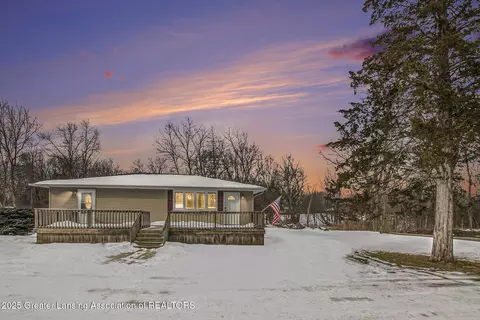 10281 Stoll Rd, Haslett, MI 48840