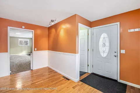 Entry Way - 10281 Stoll Rd, Haslett, MI 48840 photo 1 of 2