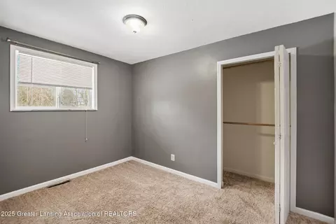 Bedroom - 10281 Stoll Rd, Haslett, MI 48840 photo 5 of 5