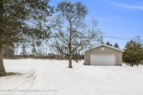Exterior - 10281 Stoll Rd, Haslett, MI 48840 photo 2 of 2