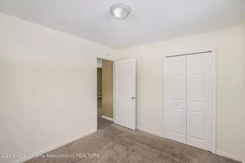 Bedroom - 10281 Stoll Rd, Haslett, MI 48840 photo 2 of 5