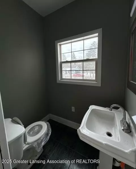 Bath - 1623 4th St, Jackson, MI 49203 photo 2 of 2