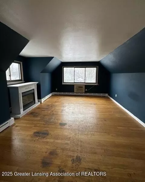 Living - 1623 4th St, Jackson, MI 49203 photo 5 of 5