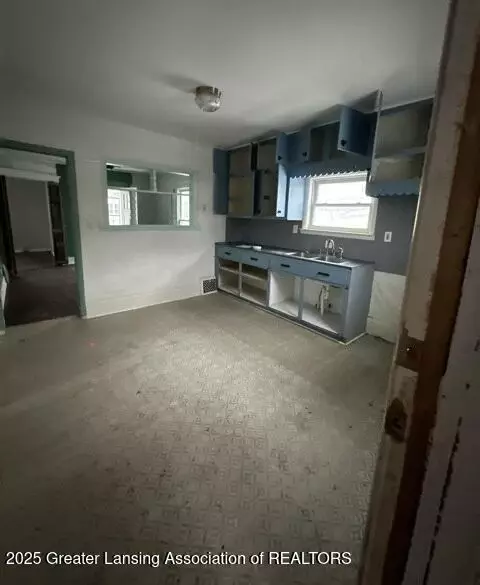 Entry Way - 1034 Walker St, Jackson, MI 49202 photo 1 of 1