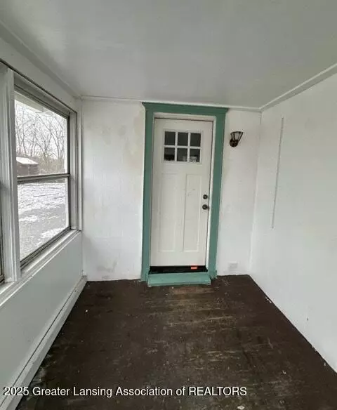 Exterior - 1034 Walker St, Jackson, MI 49202 photo 1 of 1