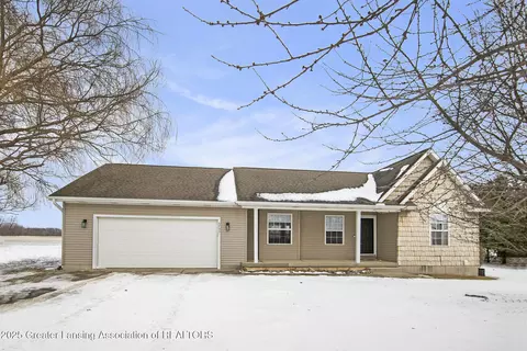 5755 S Krepps Rd, Saint Johns, MI 48879