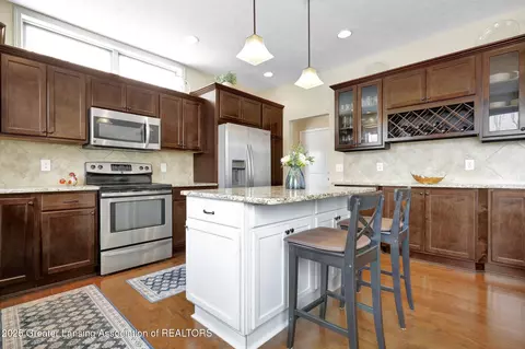 Kitchen - 612 Senna Trl, Dewitt, MI 48820 photo 2 of 5